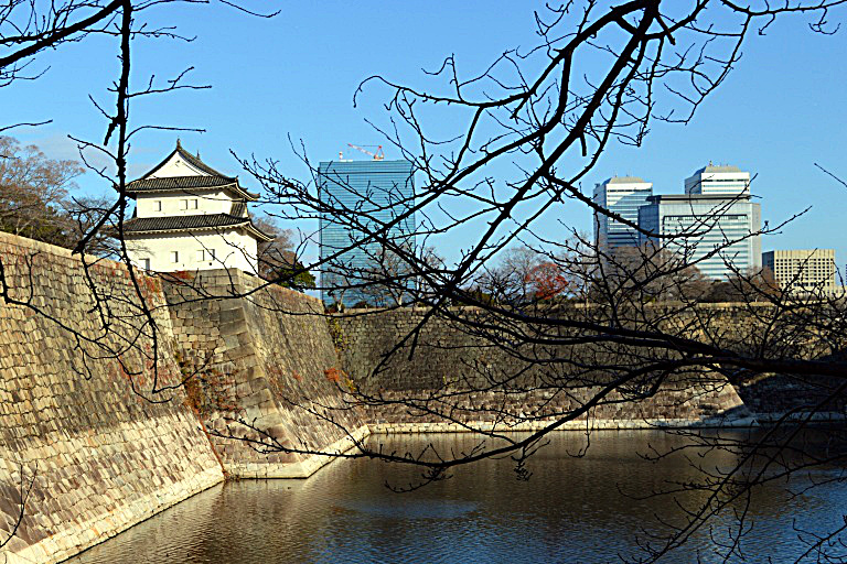 Osaka Castle: Moat