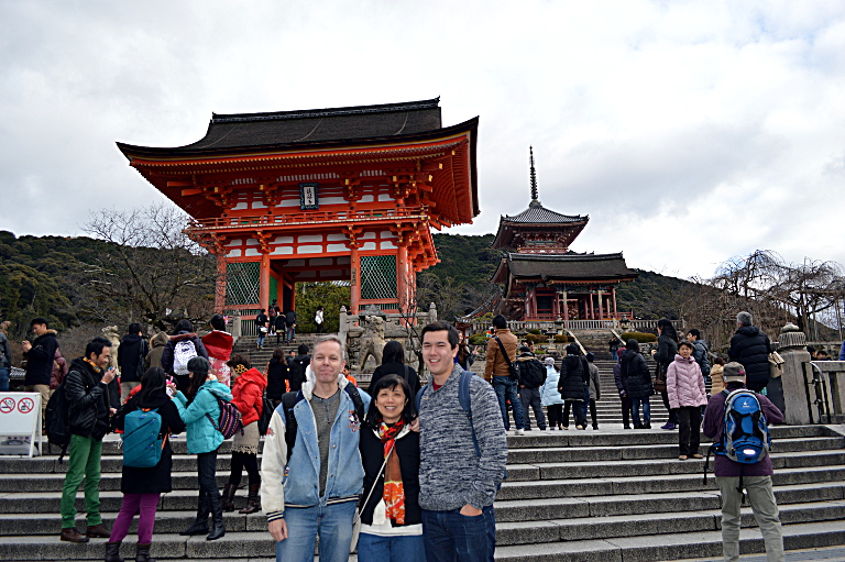 Kiyomizu Temple: Nio-mon Gate and Pagoda